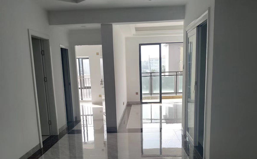 觀瀾4棟花園社區二手房精裝三房出售