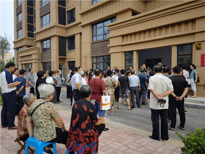 扎實做好后續配套建設及物業服務工作