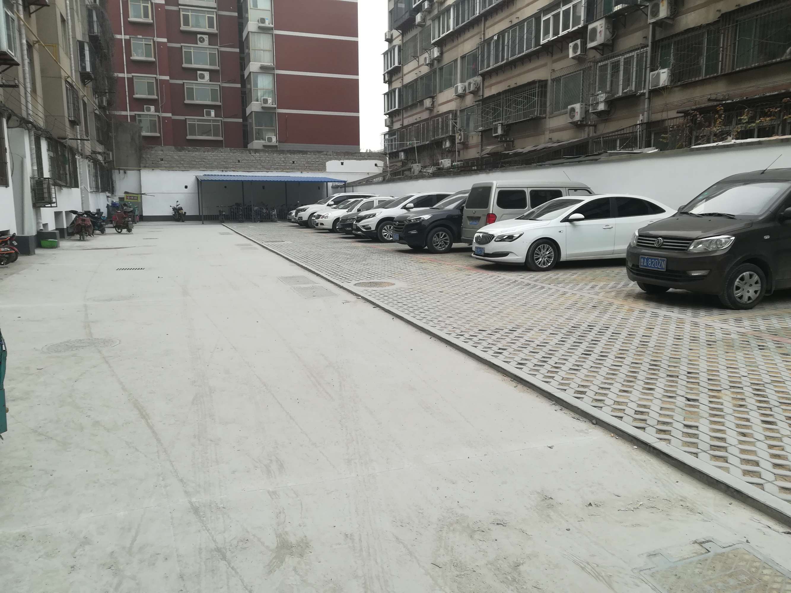 如果放開小區(qū)地面停車服務價格