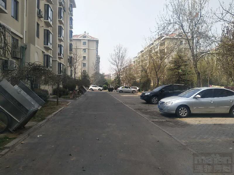 這類小產(chǎn)權(quán)房單價(jià)一般在三四千元之間