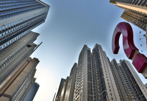 未來環境保護以及環?？萍嫉奶嵘?></img></p>
<p><strong>有房產證的回遷房是可以上市交易的</strong></p>
<p>1、回遷房與商品住宅一樣，也有產權證，有結婚證的回遷房是能成功上市買賣的。</p>
<p>2、沒戶口的，回遷戶手執的是購房者合約，根本無法成功上市套利。</p>
<p>3、須要繳交土地出讓金，限額是住宅下屬耕地評估結果產品價格30%40%契稅，依照占地課征90平一下1%。</p>
<p>4、90平144平是1.5%，144平以上3%4%‘住房維修基金是商品房測評售價2%3%’稅萬分之五，傭金的話必須幾百元。</p>
<p>5、回遷房受法律保護，（因回遷房在房產證不能起來前，他的所有權都是被凍結的，不會做任何擔保與債權），一但經常出現合同糾紛，法庭很難立案。</p>
<p>6、回遷房*市場風險很大，商家一些是一房多買，（很多賣家因錢財便宜而輕信，通常上當時成批輕信）。</p>
<p>7、回遷房也分很多類型的，有所有權70年的，有40年的，有須要出個別成本訂購的，在房產證沒出錢，不少都不明朗。</p>
<p><strong>而茅崗東的舊改項目至今還在洽談之中</strong></p>
<p>1、茅崗村舊改被共分茅崗路以東新區與茅崗路以西主城區，目前茅崗東的回遷房正試圖逐漸已經完成規劃，居民也在擇機回遷。</p>
<p>2、而茅崗東的舊改建設項目迄今還在商談之中，先前小編也有探訪茅崗東，從走訪調查條件上看，舊改的推動飛行速度相當緩慢。</p>
<p>3、拆字稀疏橫幅布滿，十年舊改茅崗東，何時甩開“自家表兄弟”。</p>
<p>4、（圖源/黃埔日常生活匯攝）。文沖舊改自2003年才被歸入廣州城中村改建試點工作，直至2010年，文沖才取得核準便獲準動工規劃。</p>
<p>5、經近十年的漫長等候后，總算2020年正式宣布發布萬科城光的樓盤投資項目。</p>
<p>6、（建設項目設計圖 圖源/美滿文沖）。值得一加的是，座落在萬科城光的新溪舊改于今年2月初順利完成招商引資民營企業導入，華潤聯合體正式宣布正式成為新溪舊改的房地產商。</p>
<p>7、新溪舊改將引進萬象系商業地產，在先前的推文中我們提及，新溪或將引進M4標準的曼谷商業地產，具體昵稱待定。</p>
<p><img src=