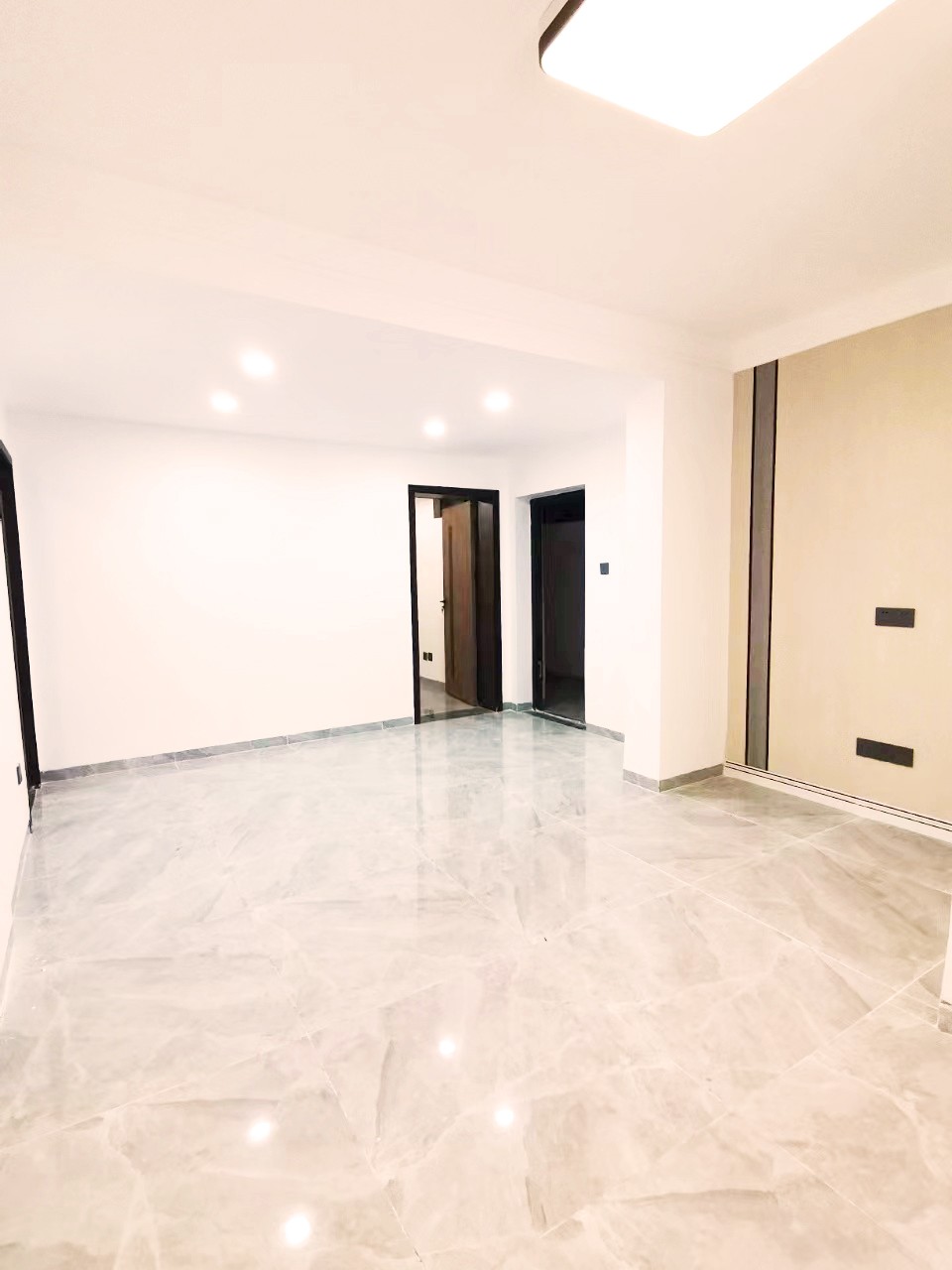 深圳布吉小產權房|東 城 花 園，首付15萬/套  地鐵口200米